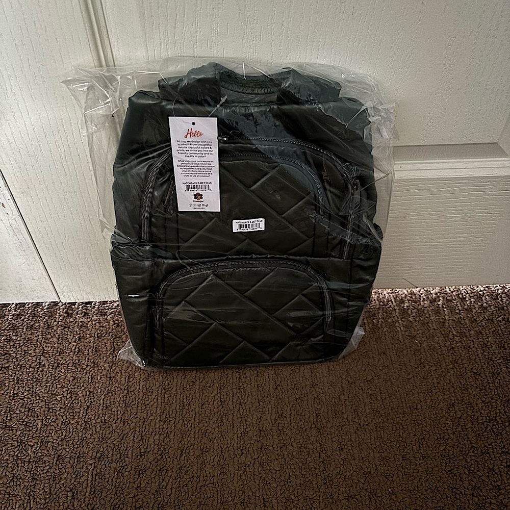 Lug Hatchback NWT Metallic Olive